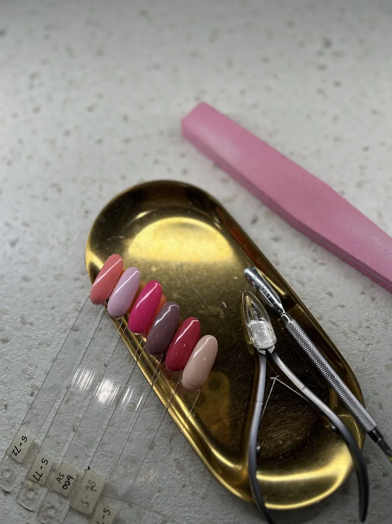 Pilihan warna nail art Nash Beauty & Co Jakarta Barat
